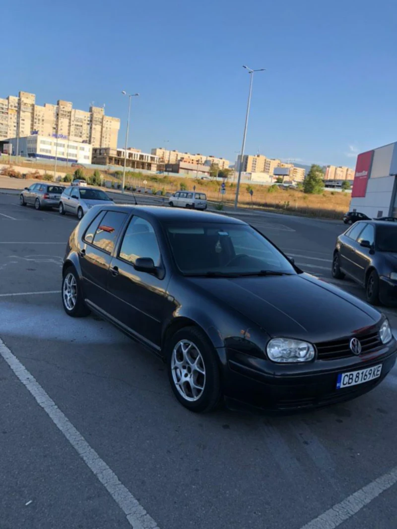 VW Golf, снимка 2 - Автомобили и джипове - 47021491