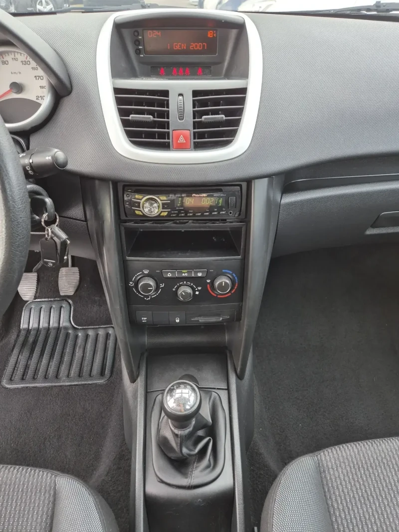 Peugeot 207 1.4-HDI, снимка 8 - Автомобили и джипове - 47549399