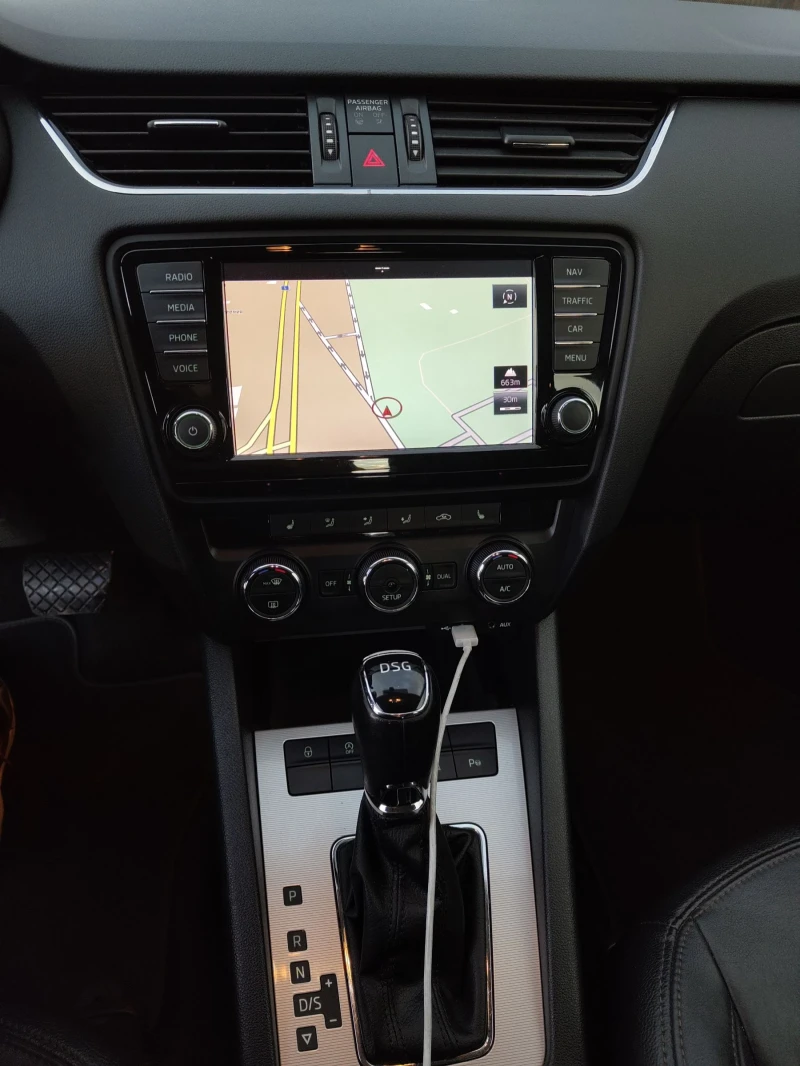 Skoda Octavia 1.8TFSI* DISTRONIC * ЕВРО 6, снимка 3 - Автомобили и джипове - 52944776