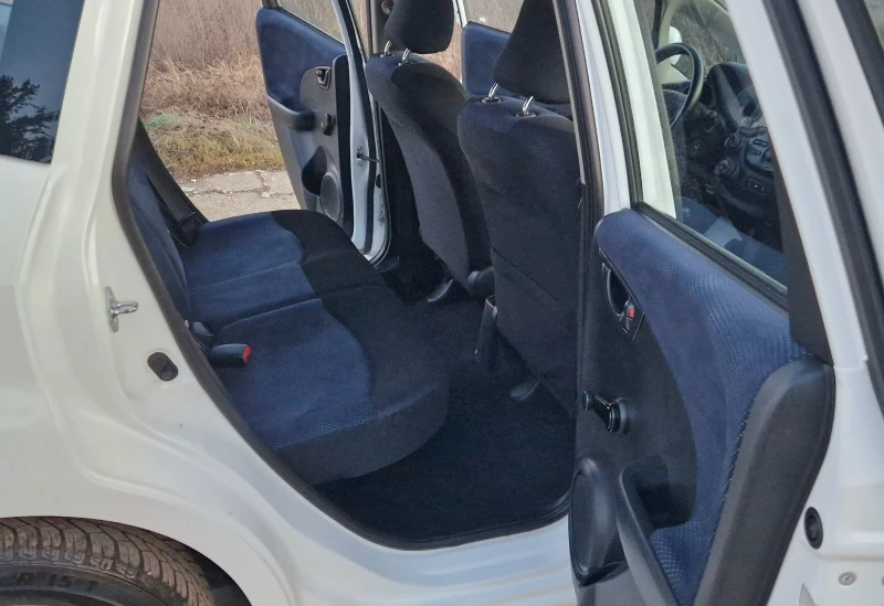 Honda Jazz 1.2куб.90к.с. 2012г. , снимка 10 - Автомобили и джипове - 53138169