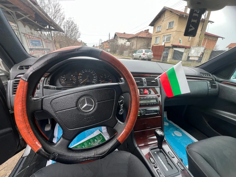 Mercedes-Benz E 250, снимка 9 - Автомобили и джипове - 53420535