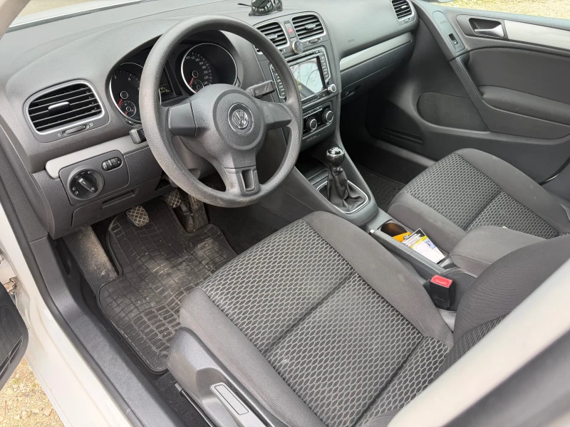 VW Golf 1.6, снимка 6 - Автомобили и джипове - 53478515