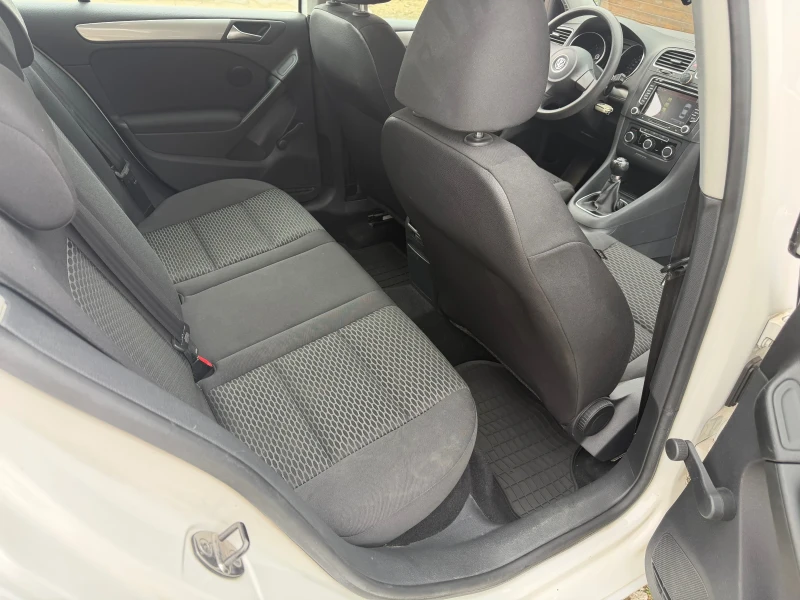 VW Golf 1.6, снимка 9 - Автомобили и джипове - 53478515