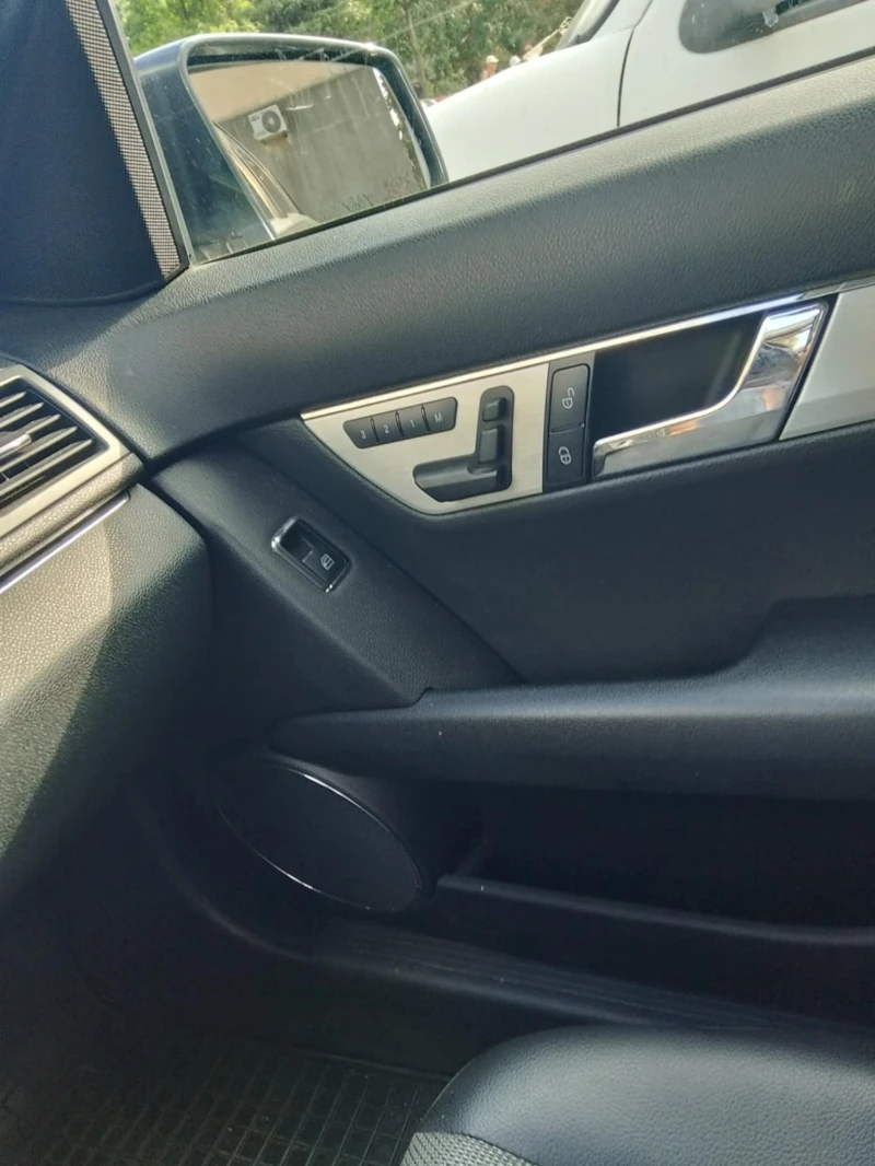 Mercedes-Benz C 200, снимка 7 - Автомобили и джипове - 53538615
