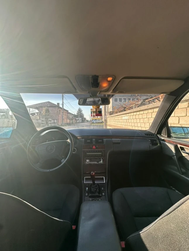 Mercedes-Benz E 250, снимка 7 - Автомобили и джипове - 52805188