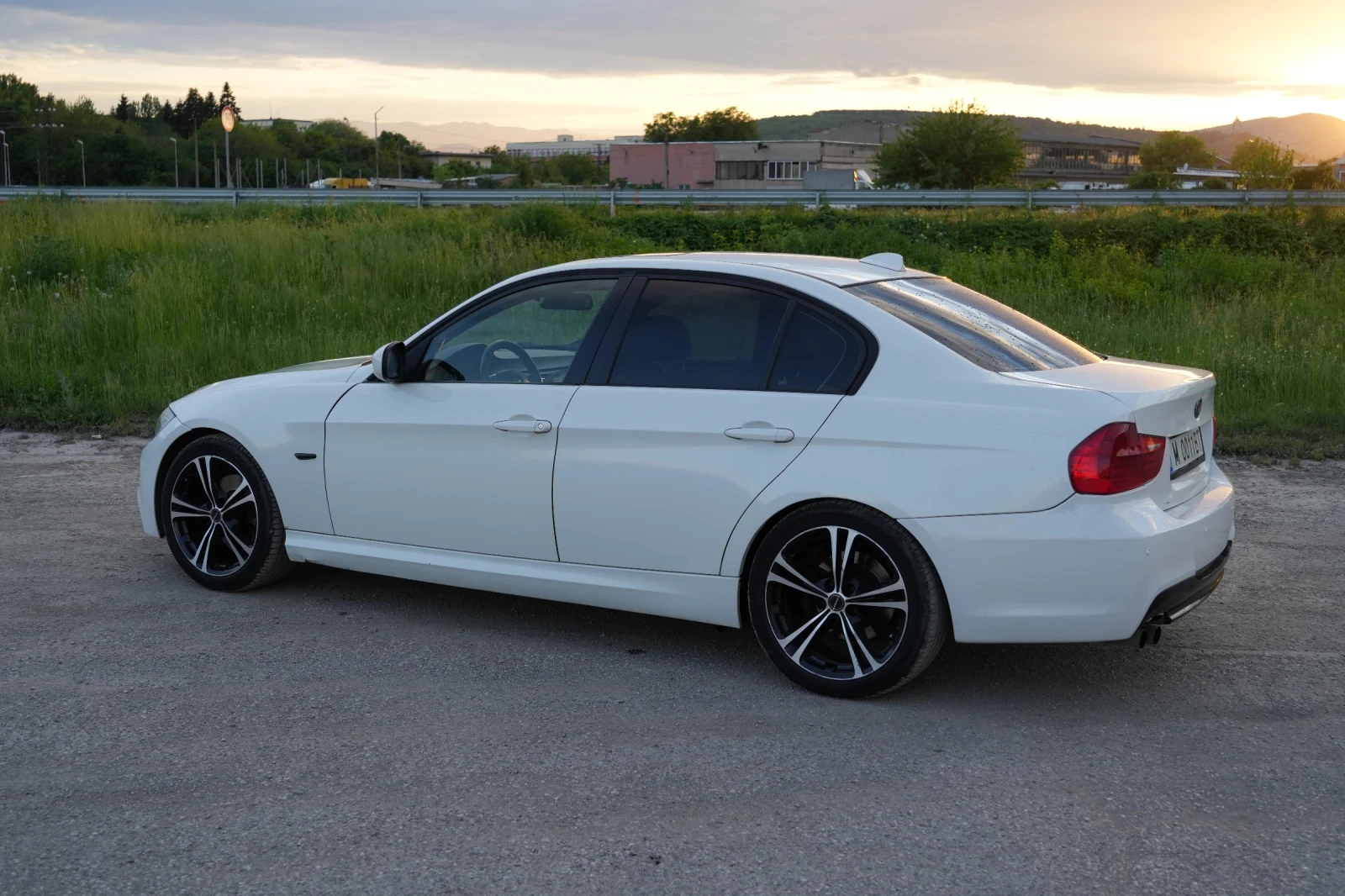 BMW 323  - изображение 4