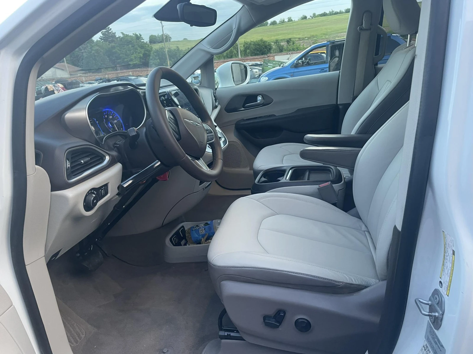 Chrysler Pacifica --3. 6 VVT - изображение 10