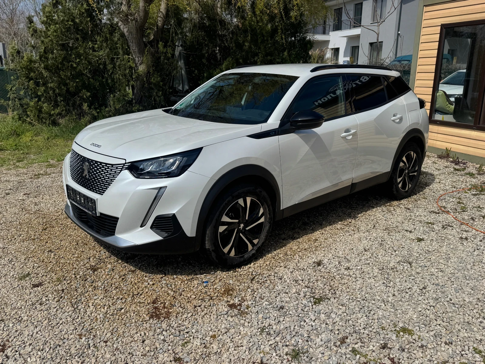 Peugeot 2008 50 kWh Термопомпа Germany, снимка 9 - Автомобили и джипове - 54181376