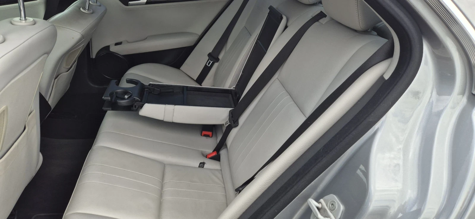Mercedes-Benz C 350 3.5-306кс.4Х4., снимка 9 - Автомобили и джипове - 54881358