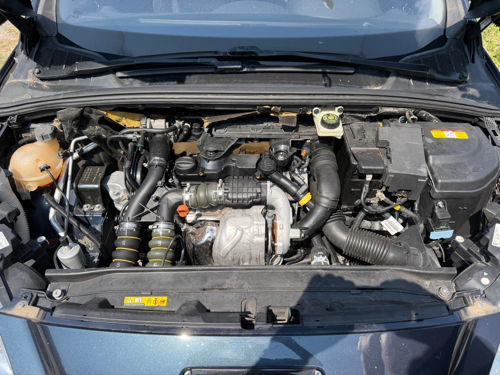 Peugeot 308 1.6EHDI, снимка 11 - Автомобили и джипове - 55127660