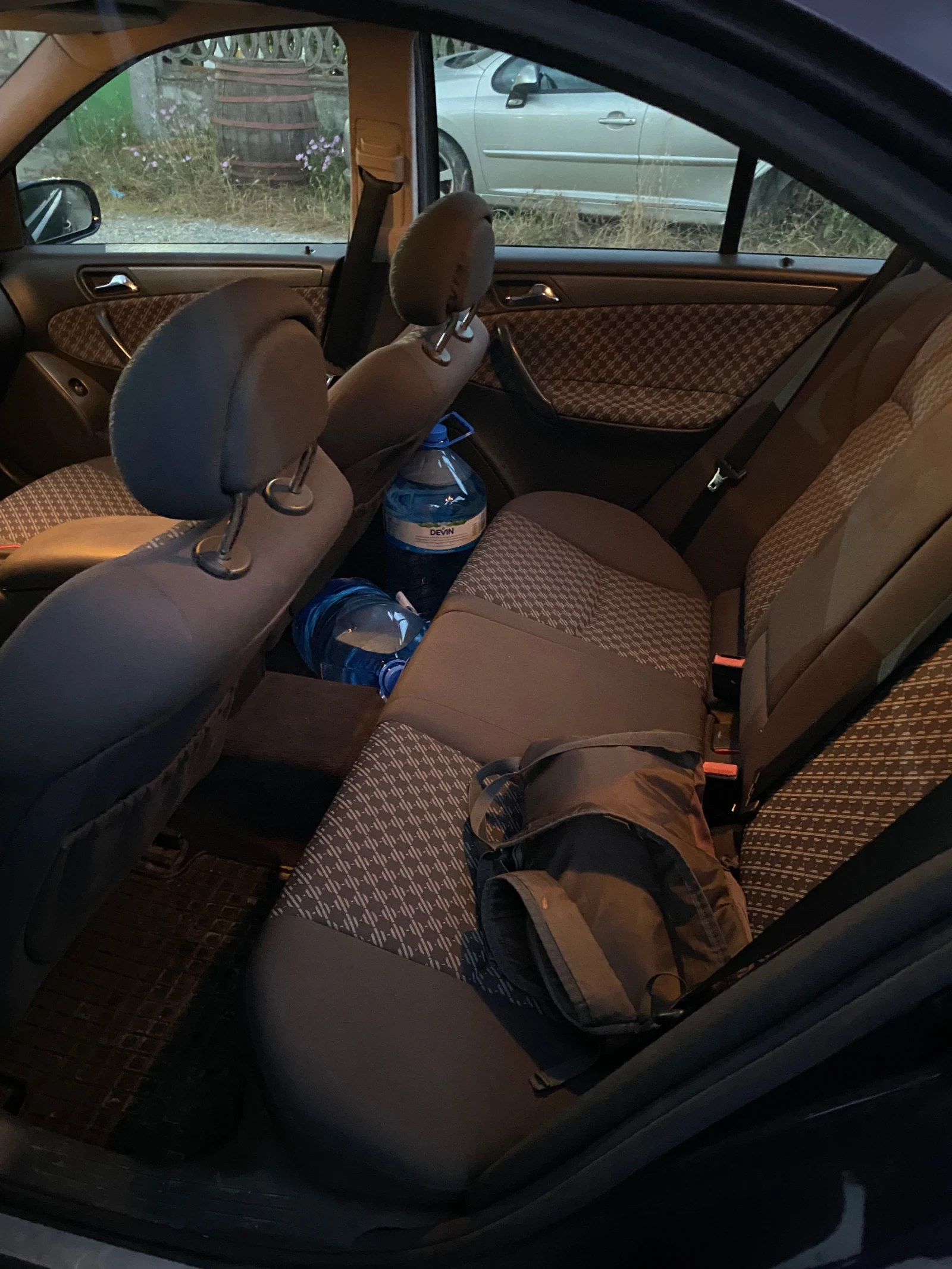 Mercedes-Benz C 270 Avantgarde, снимка 9 - Автомобили и джипове - 55157486