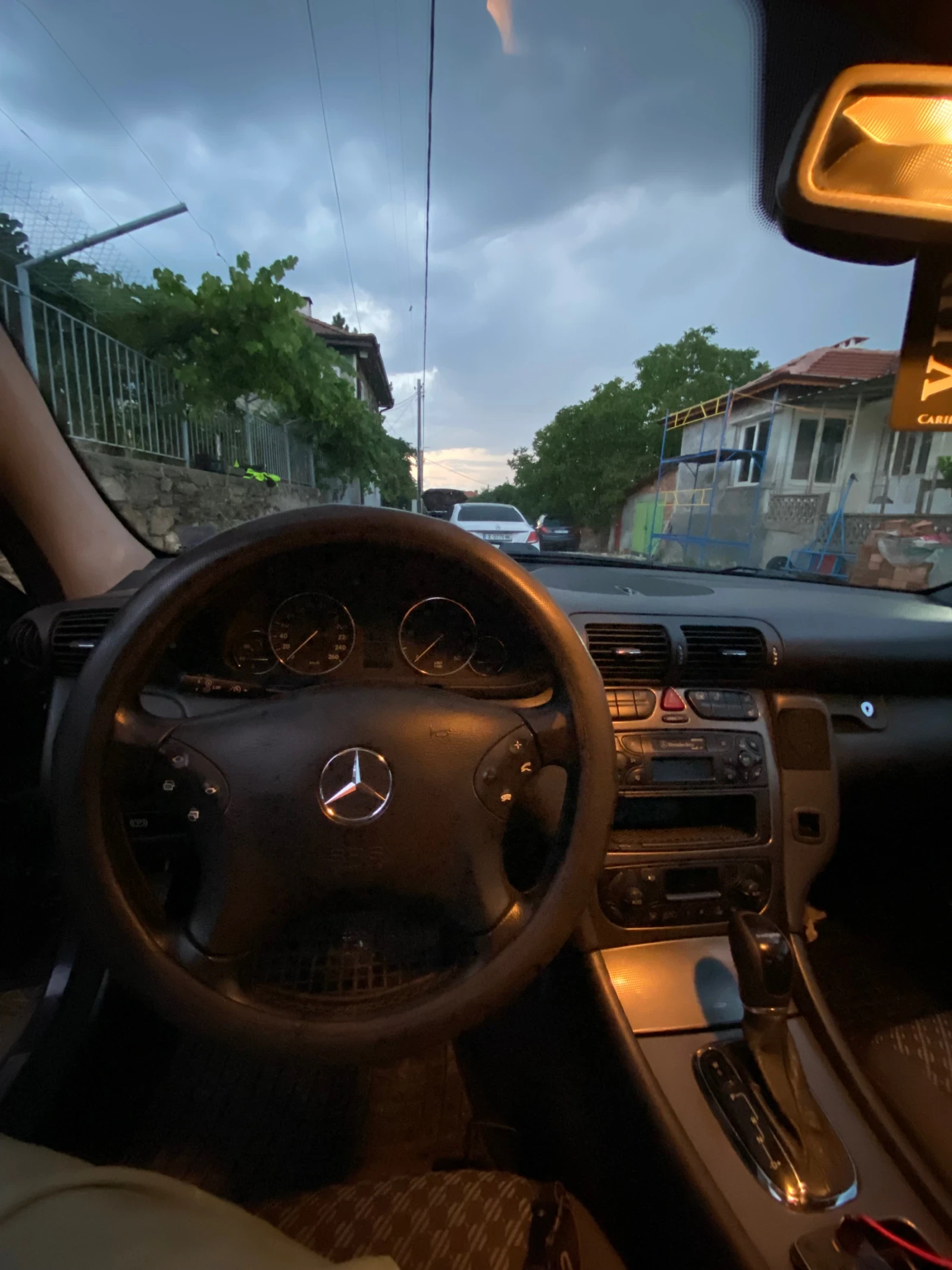 Mercedes-Benz C 270 Avantgarde, снимка 8 - Автомобили и джипове - 55157486