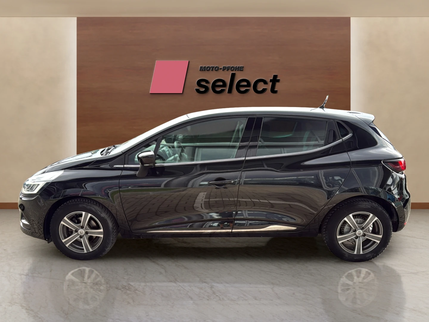 Renault Clio 1.2 i, снимка 4 - Автомобили и джипове - 55158048