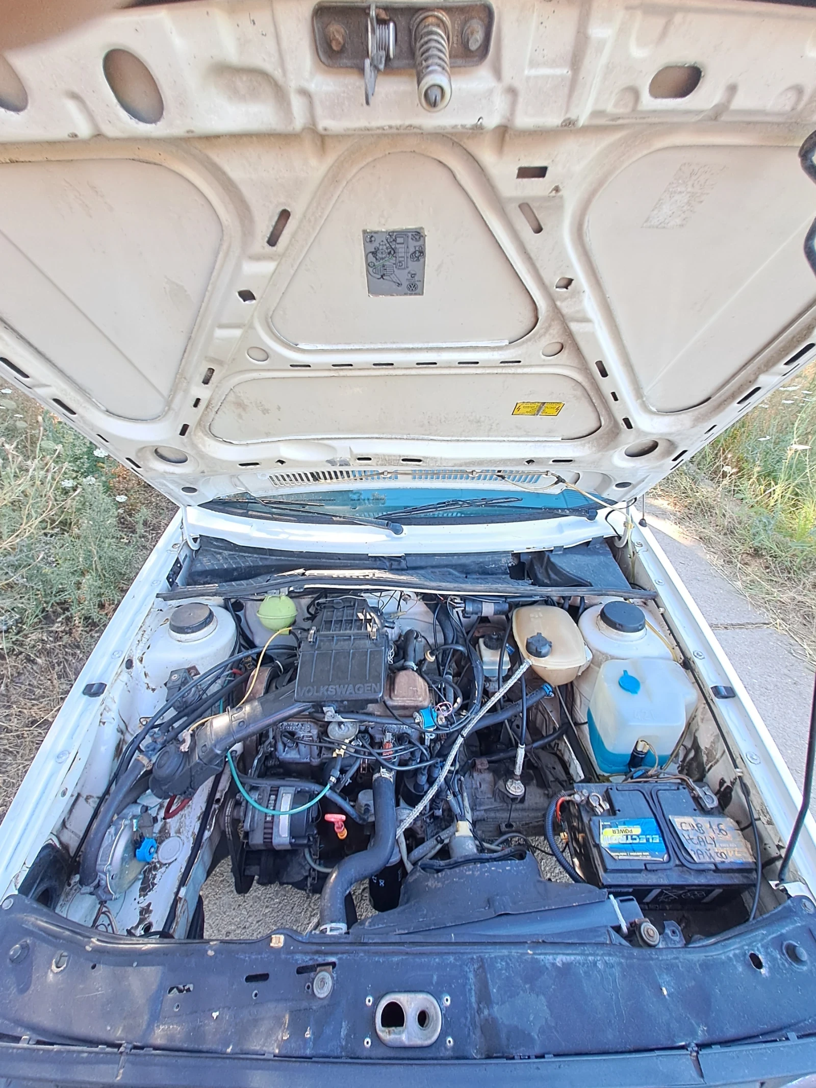VW Golf 1.6 Memphis, снимка 4 - Автомобили и джипове - 55197854