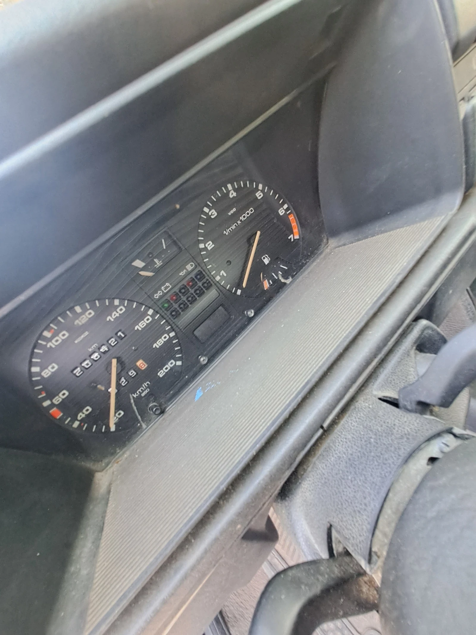 VW Golf 1.6 Memphis, снимка 10 - Автомобили и джипове - 55197854