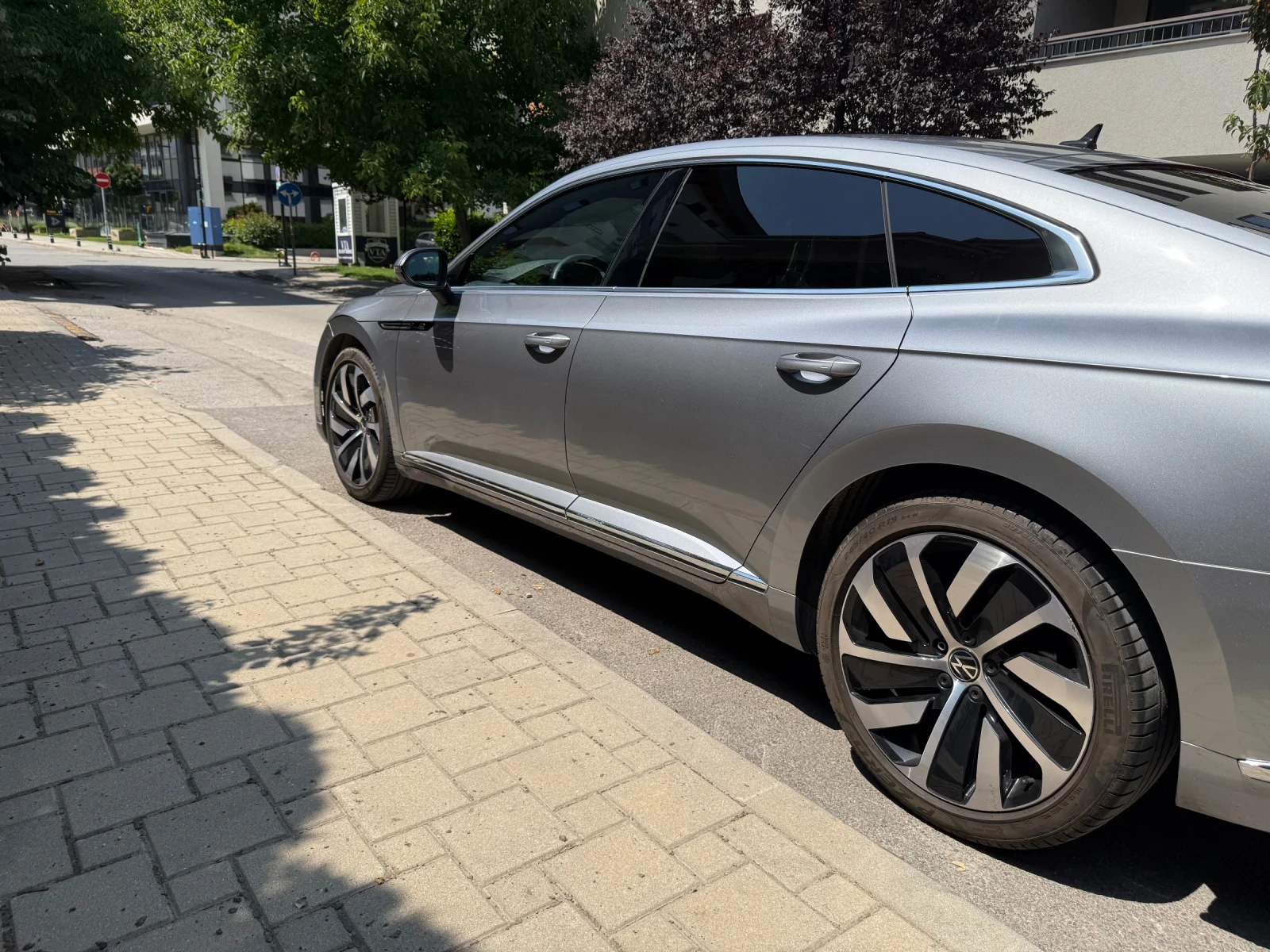 VW Arteon 2.0 TSI R-Line, снимка 9 - Автомобили и джипове - 55341500