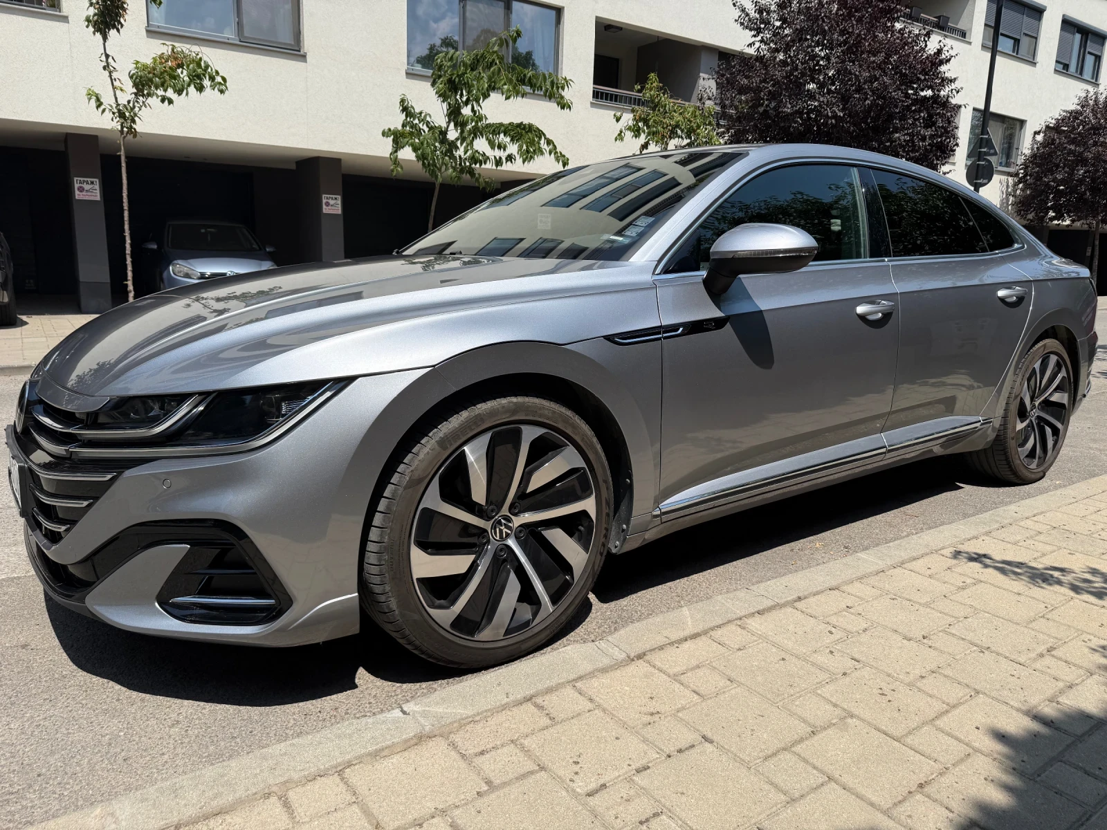 VW Arteon 2.0 TSI R-Line, снимка 3 - Автомобили и джипове - 55341500