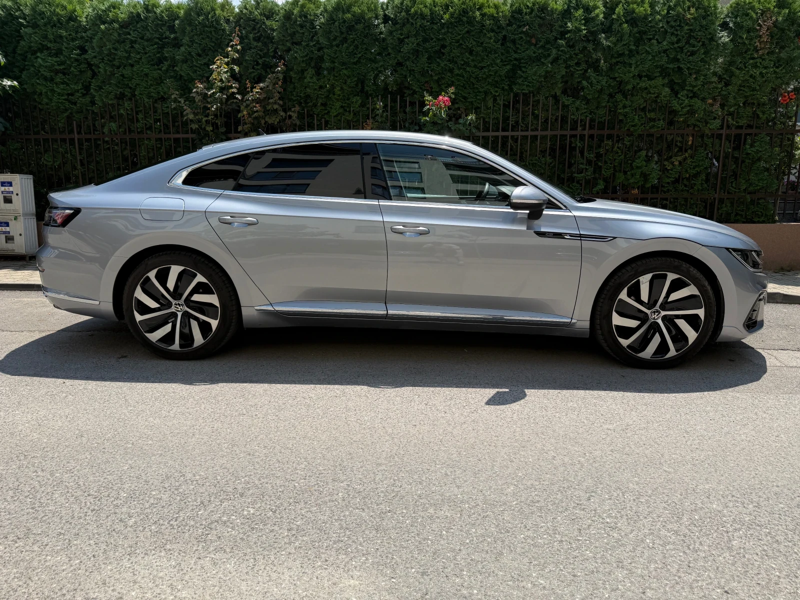 VW Arteon 2.0 TSI R-Line, снимка 5 - Автомобили и джипове - 55341500