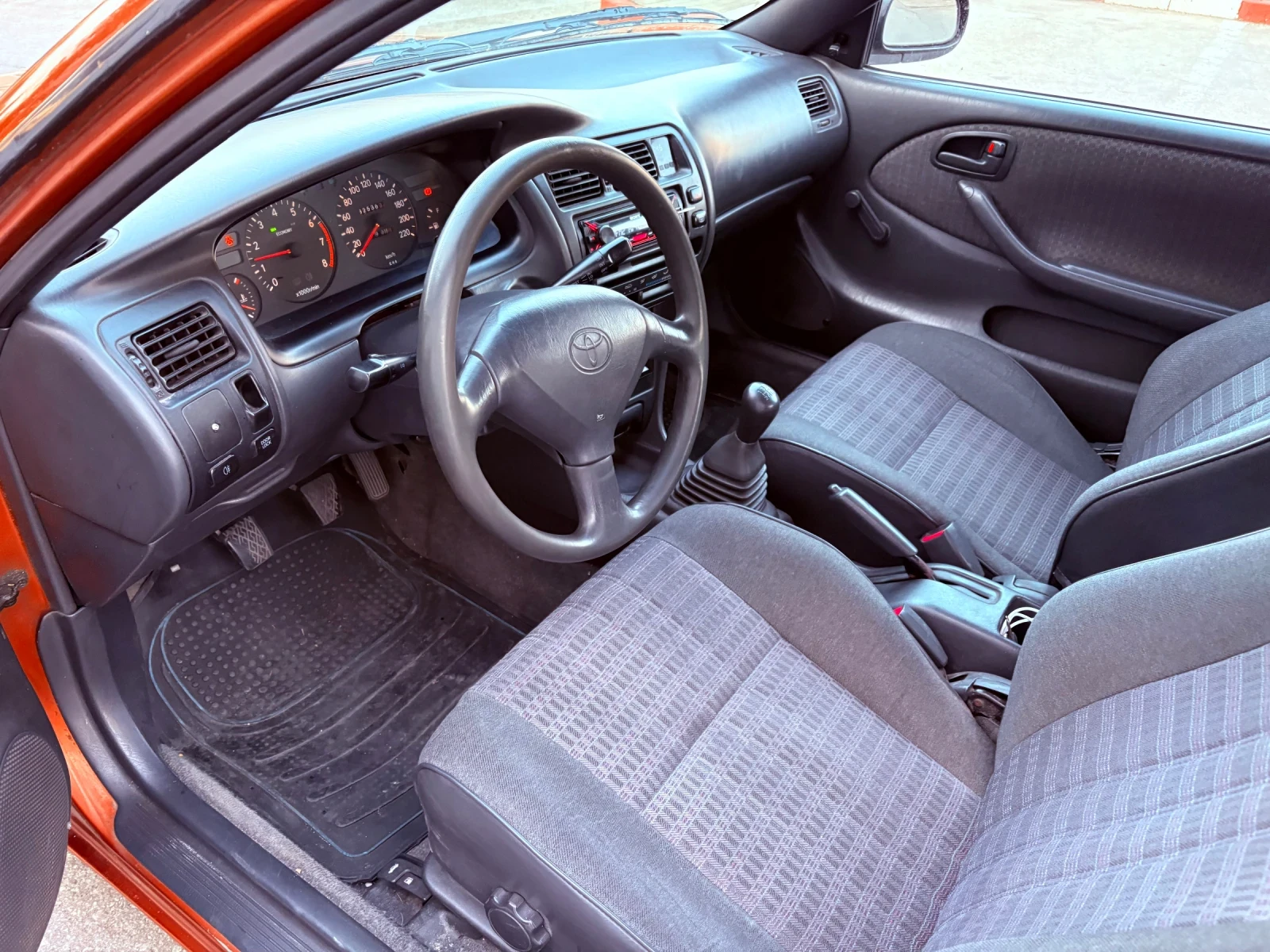 Toyota Corolla 1.3 XLI, снимка 7 - Автомобили и джипове - 55586608