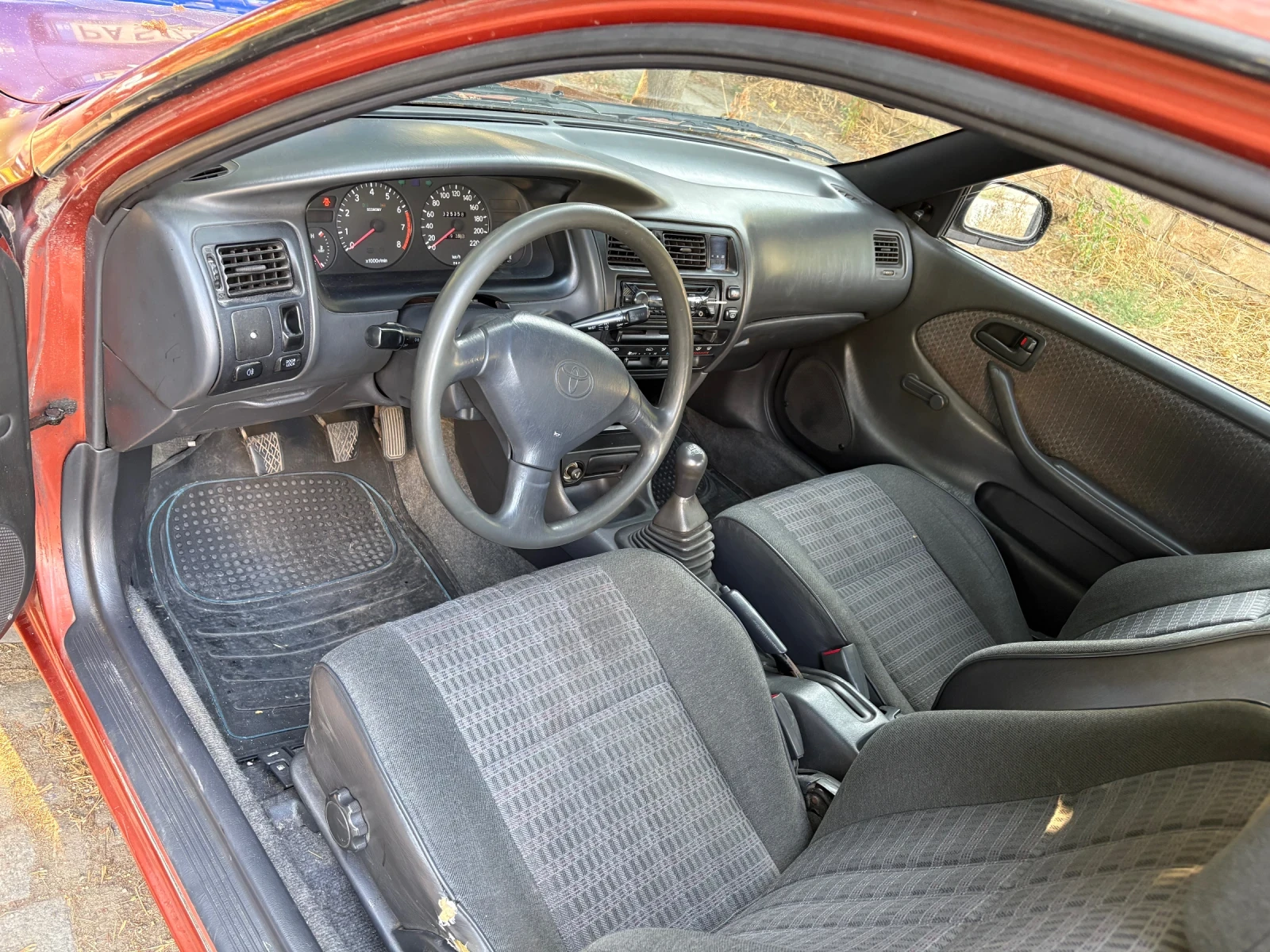 Toyota Corolla 1.3 XLI, снимка 9 - Автомобили и джипове - 55586608