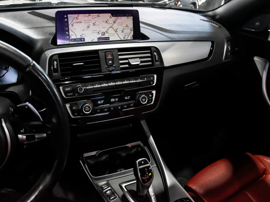 BMW 240 XDRIVE* M SPORT* RED INTERIOR* HARMAN CARDON, снимка 12 - Автомобили и джипове - 55725736