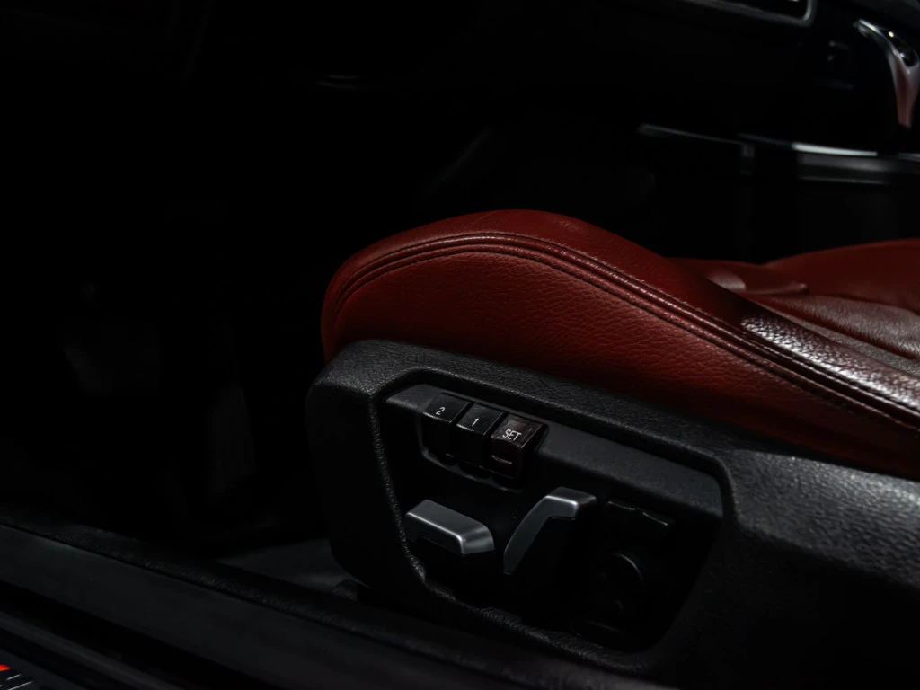 BMW 240 XDRIVE* M SPORT* RED INTERIOR* HARMAN CARDON, снимка 16 - Автомобили и джипове - 55725736