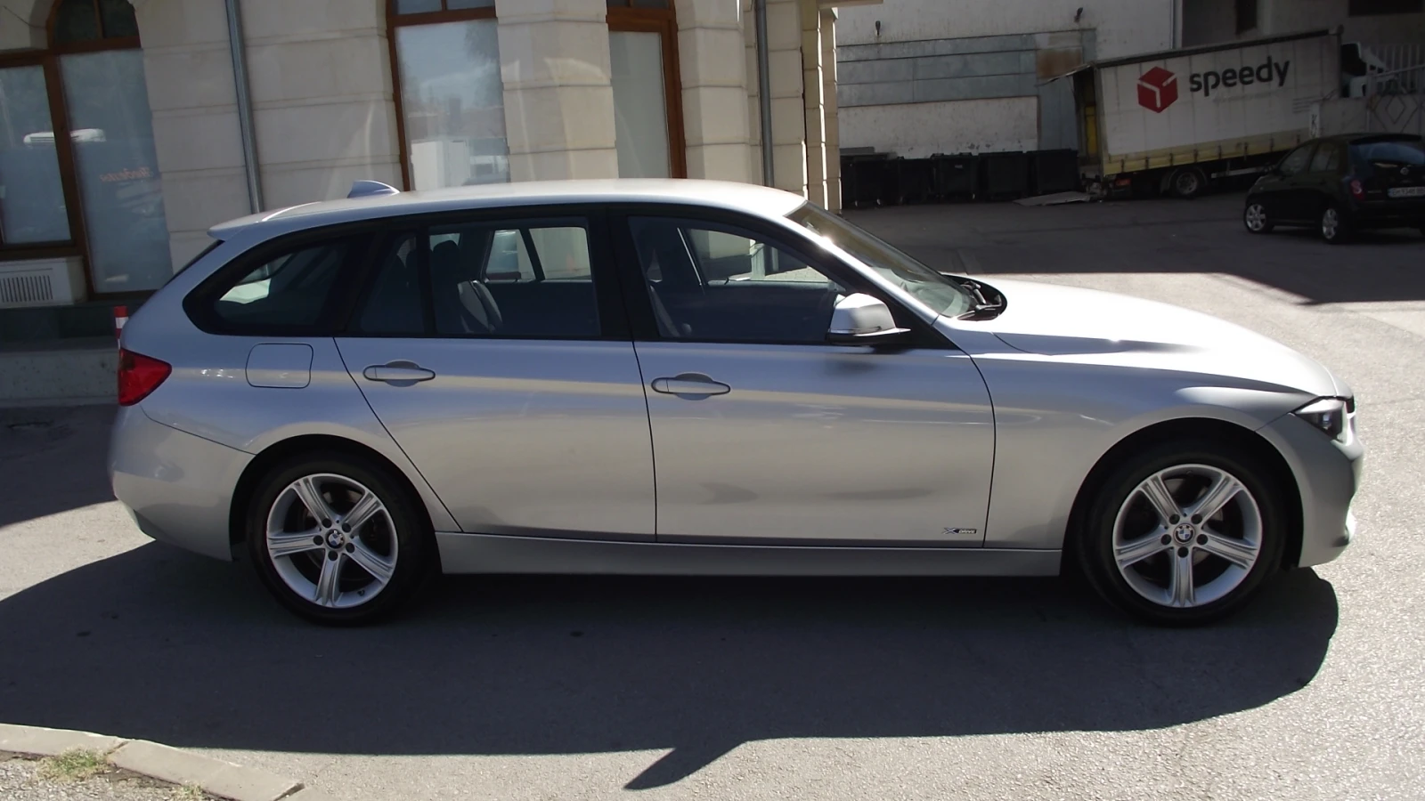 BMW 320 2.0.d.184.k.c.4x4.NAVI.DVD., снимка 2 - Автомобили и джипове - 56129343