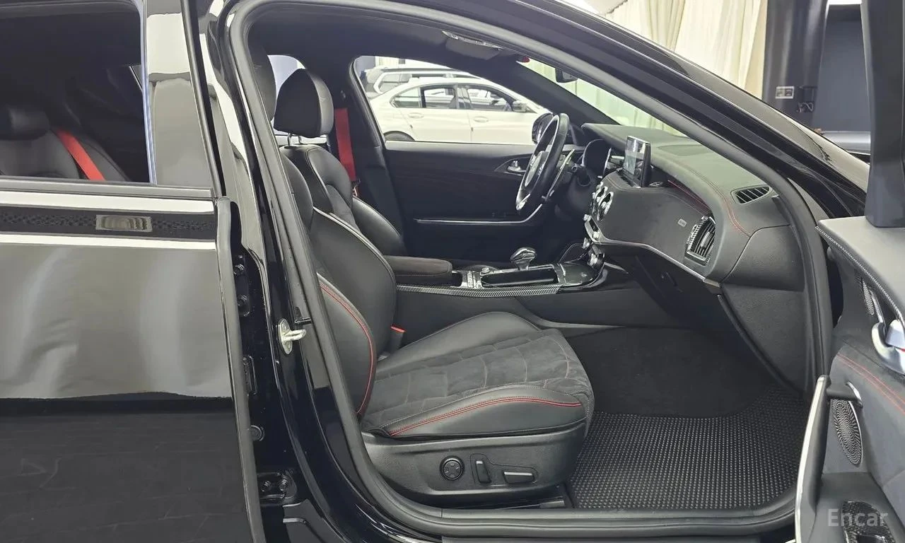 Kia Stinger, снимка 7 - Автомобили и джипове - 56728928