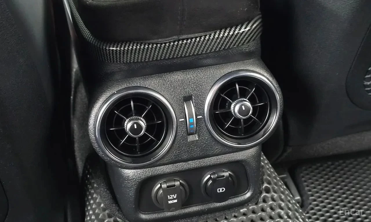 Kia Stinger, снимка 17 - Автомобили и джипове - 56728928