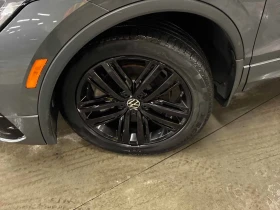 VW Tiguan * Comfortline R Line Black Edition * CARFAX * AWD  - 20530 € / 40153.19 лв. - 44750541 7