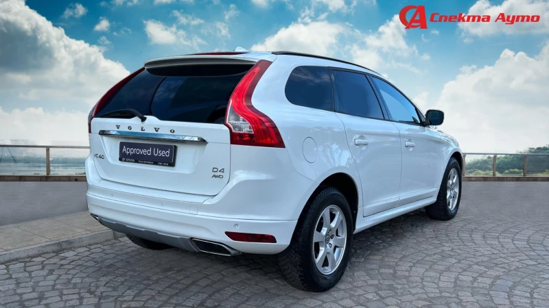 Volvo XC60 D4 2.4 AWD , Месечна вноска от 579 лева. , снимка 4 - Автомобили и джипове - 47229423