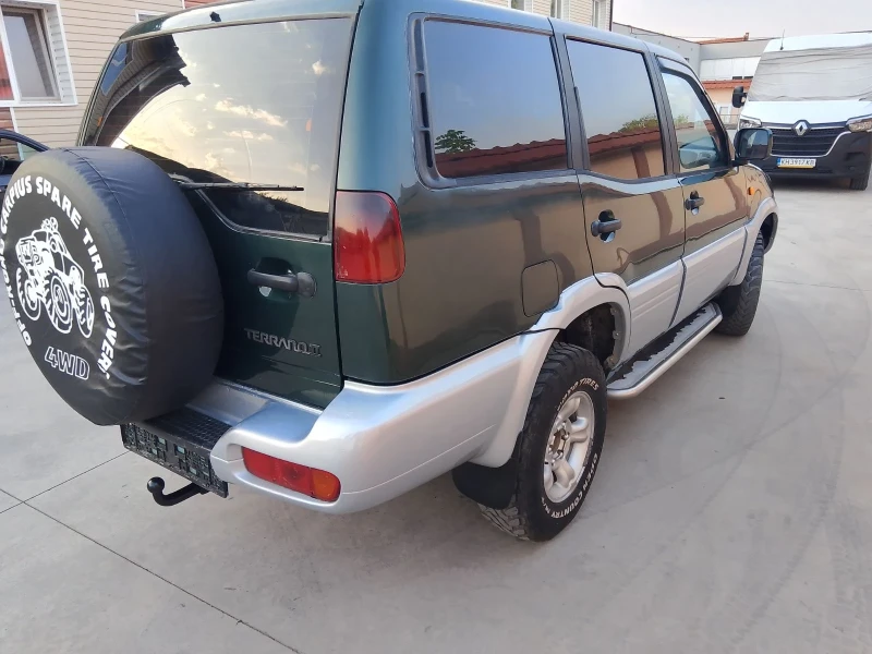 Nissan Terrano 27, снимка 3 - Автомобили и джипове - 52496400