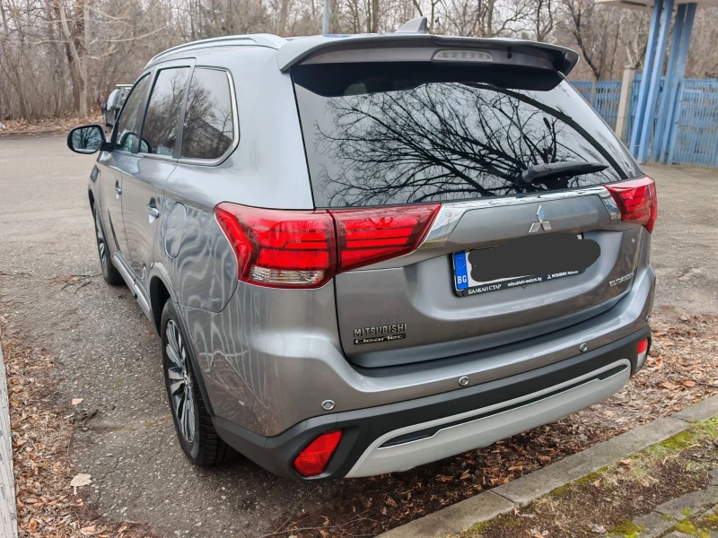 Mitsubishi Outlander, снимка 3 - Автомобили и джипове - 53201025