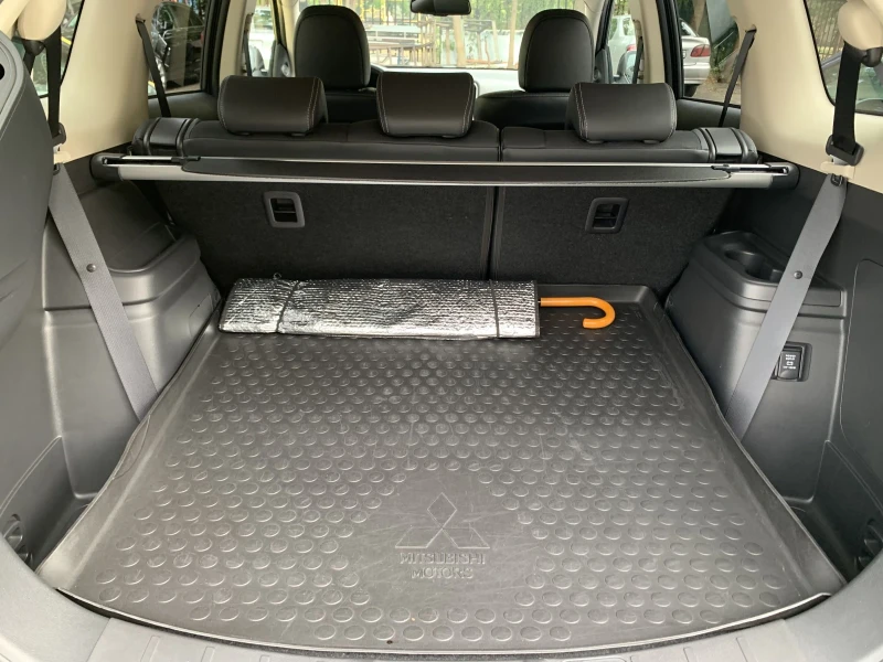 Mitsubishi Outlander, снимка 13 - Автомобили и джипове - 53201025