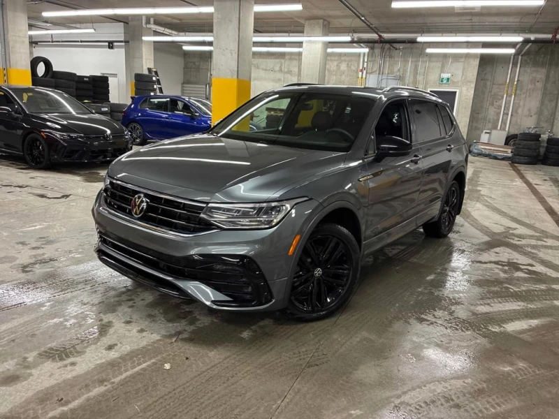 VW Tiguan * Comfortline R Line Black Edition * CARFAX * AWD 