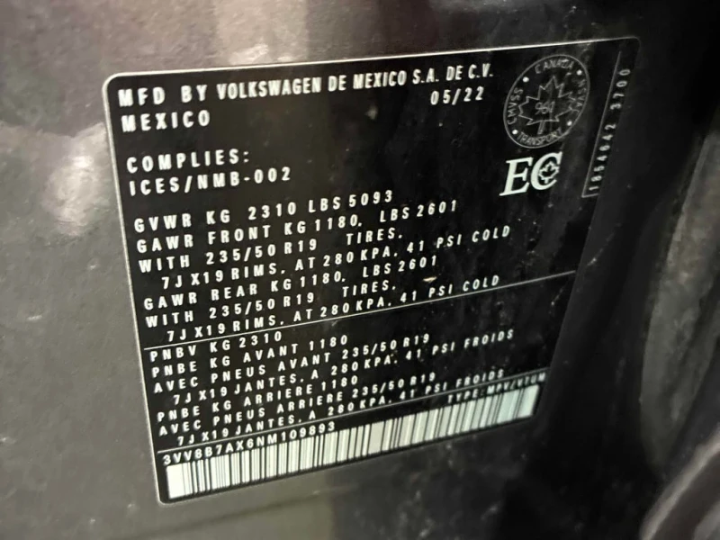 VW Tiguan * Comfortline R Line Black Edition * CARFAX * AWD , снимка 10 - Автомобили и джипове - 53251815