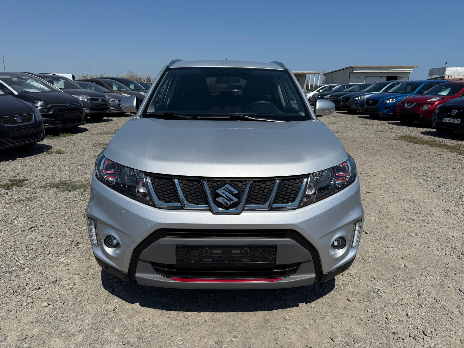 Suzuki Vitara 1.4i CH 4x4 Navi PiJ Sulai - изображение 2
