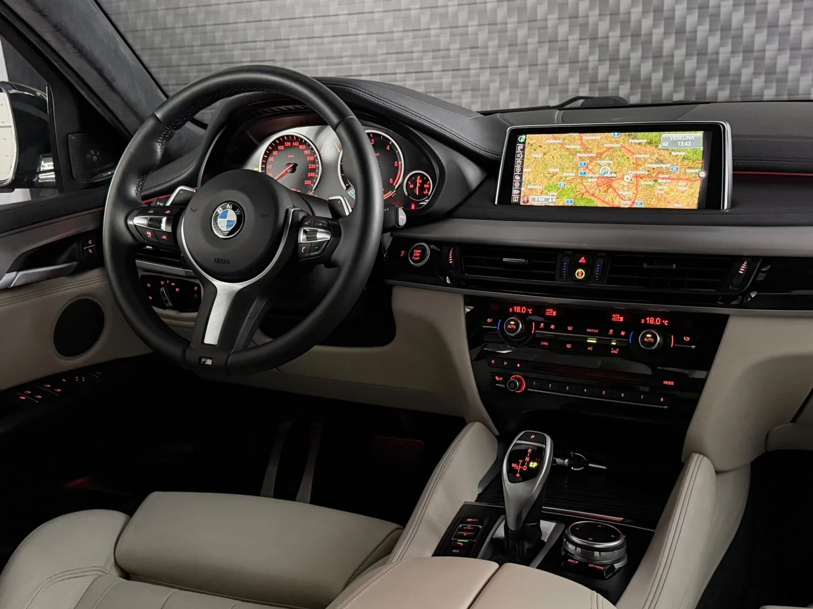 BMW X6 BMW X6 3. 0d M Sport* Digital* CAMERA* ASSISTANCE*, снимка 13 - Автомобили и джипове - 52816269