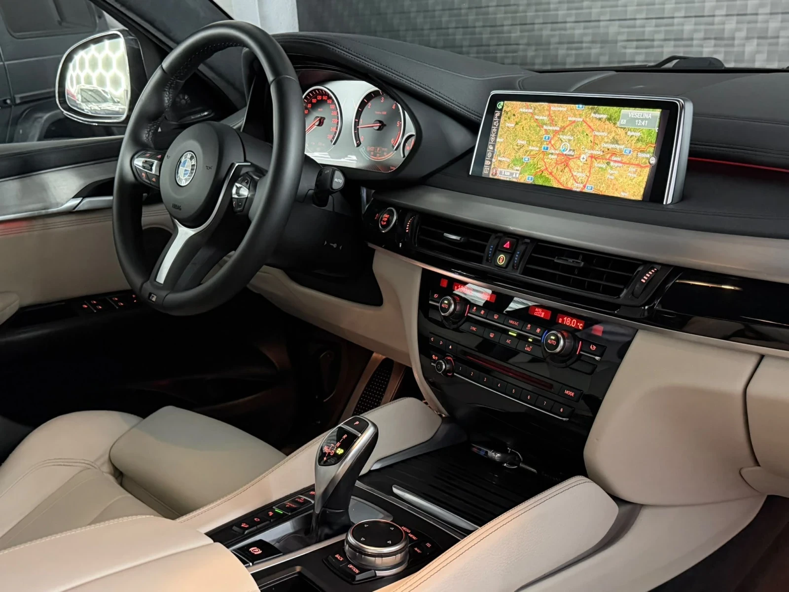 BMW X6 BMW X6 3. 0d M Sport* Digital* CAMERA* ASSISTANCE*, снимка 12 - Автомобили и джипове - 52816269
