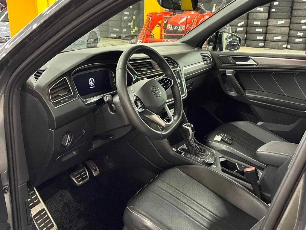 VW Tiguan * Comfortline R Line Black Edition * CARFAX * AWD  | Mobile.bg � ����������� 5