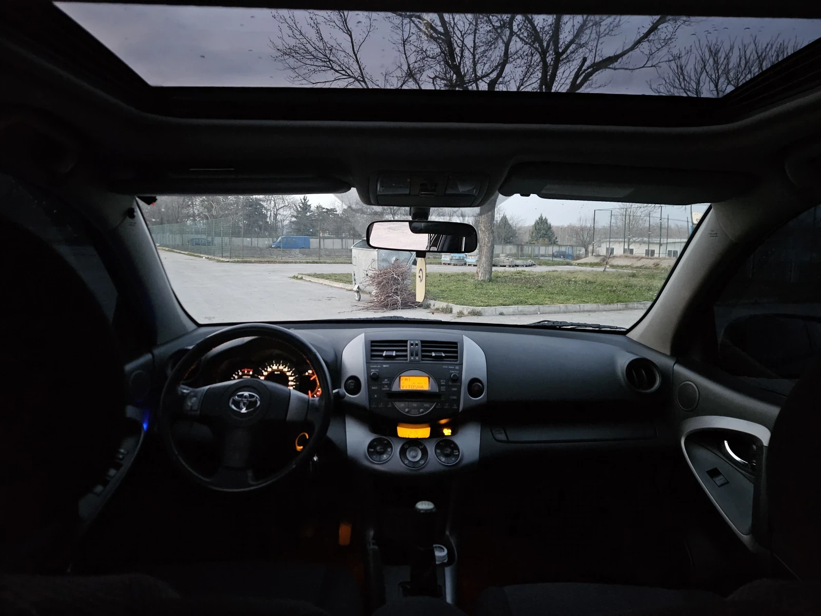 Toyota Rav4, снимка 12 - Автомобили и джипове - 53738303