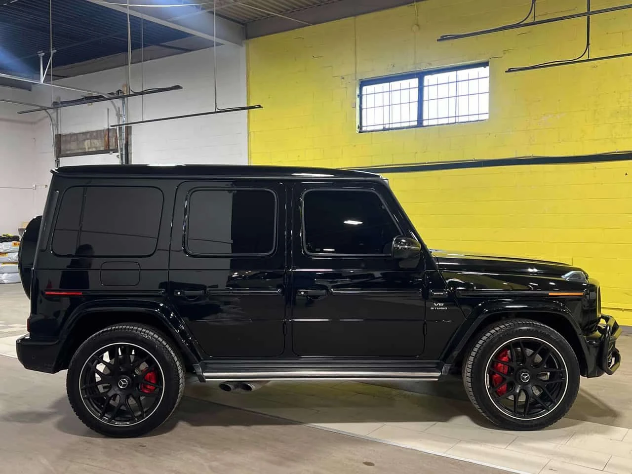 Mercedes-Benz G * AMG 63* МАСАЖ* ДИСТОРНИК* ОБДУХВАНЕ* КАМЕРИ*  , снимка 4 - Автомобили и джипове - 53994635