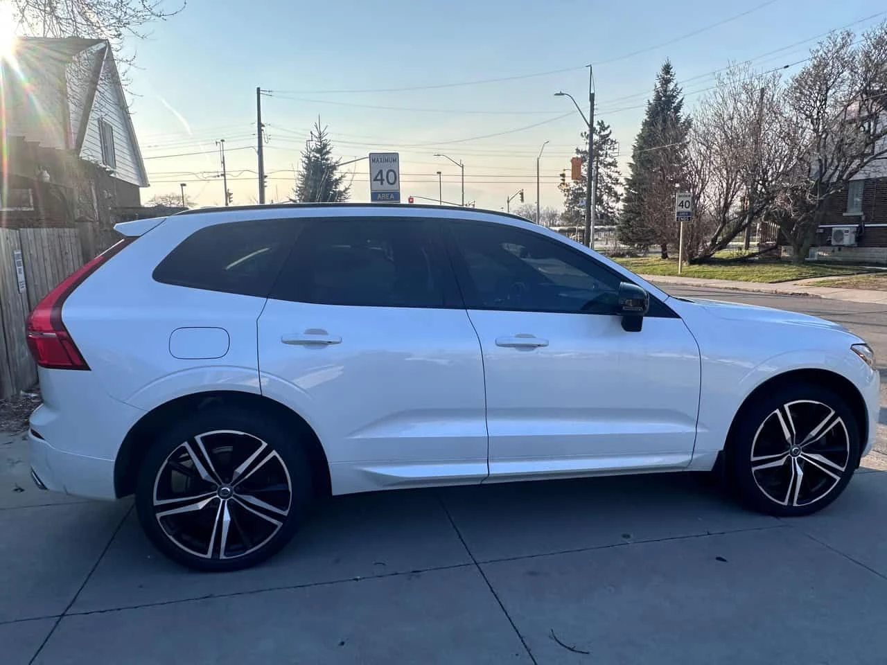 Volvo XC60 * R Design * 360 * ХЕД ЪП * 2 КЛЮЧА, снимка 3 - Автомобили и джипове - 54150682