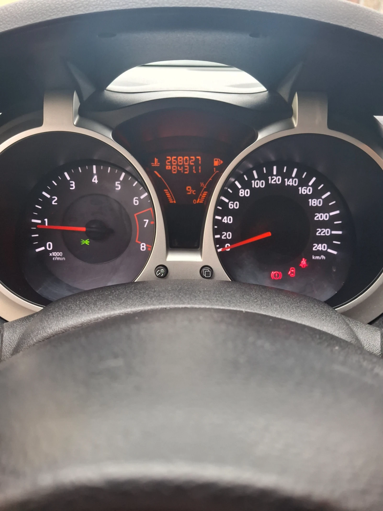Nissan Juke 1.6 Бензин/Газ, снимка 2 - Автомобили и джипове - 54182101