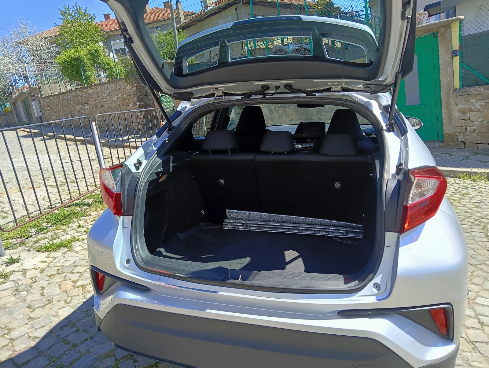 Toyota C-HR, снимка 6 - Автомобили и джипове - 54334224