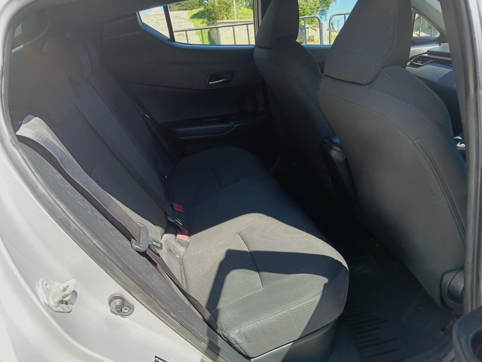 Toyota C-HR, снимка 12 - Автомобили и джипове - 54334224