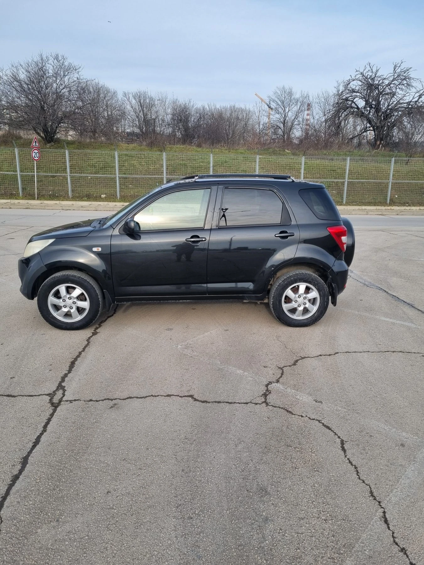 Daihatsu Terios, снимка 3 - Автомобили и джипове - 54360071