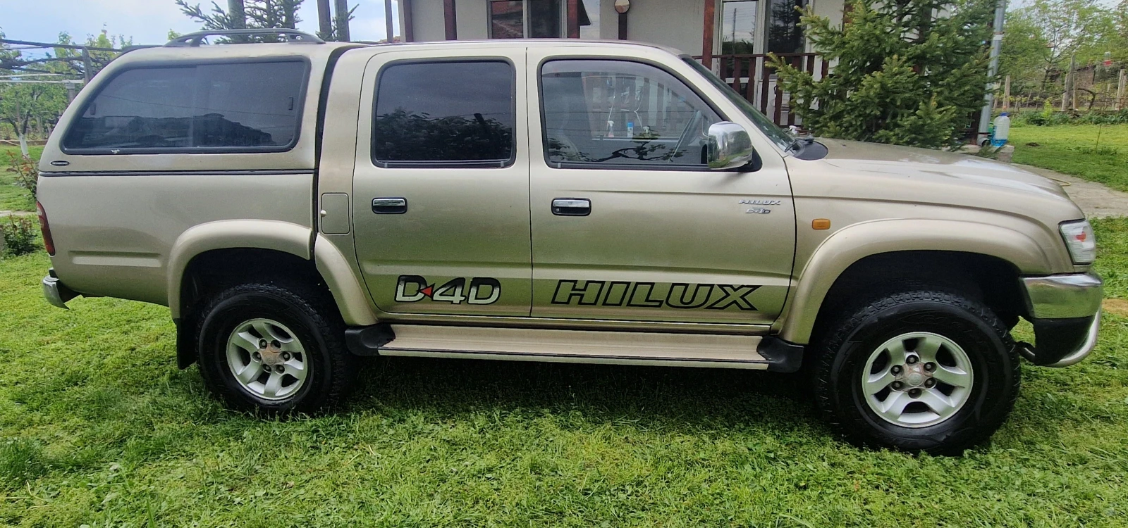 Toyota Hilux 2.5 D4D, снимка 4 - Автомобили и джипове - 54457454