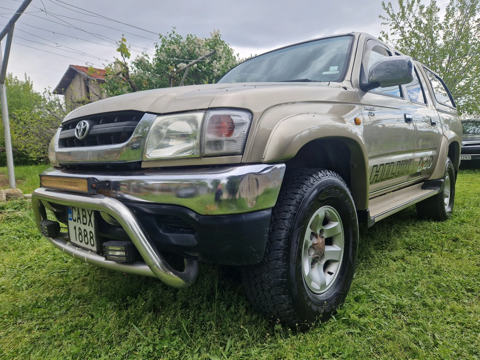 Toyota Hilux 2.5 D4D, снимка 2 - Автомобили и джипове - 54457454