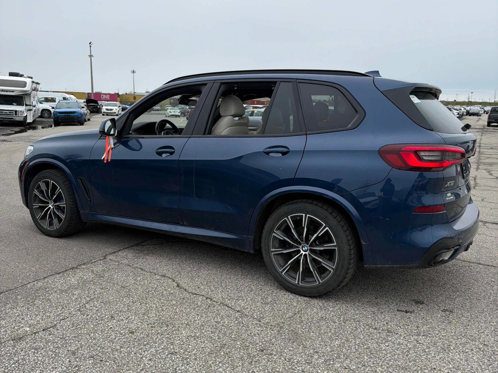 BMW X5 M ПАКЕТ * ПОДГРЕВ * ПАНОРАМА * 360 * HEAD-UP, снимка 2 - Автомобили и джипове - 54622974
